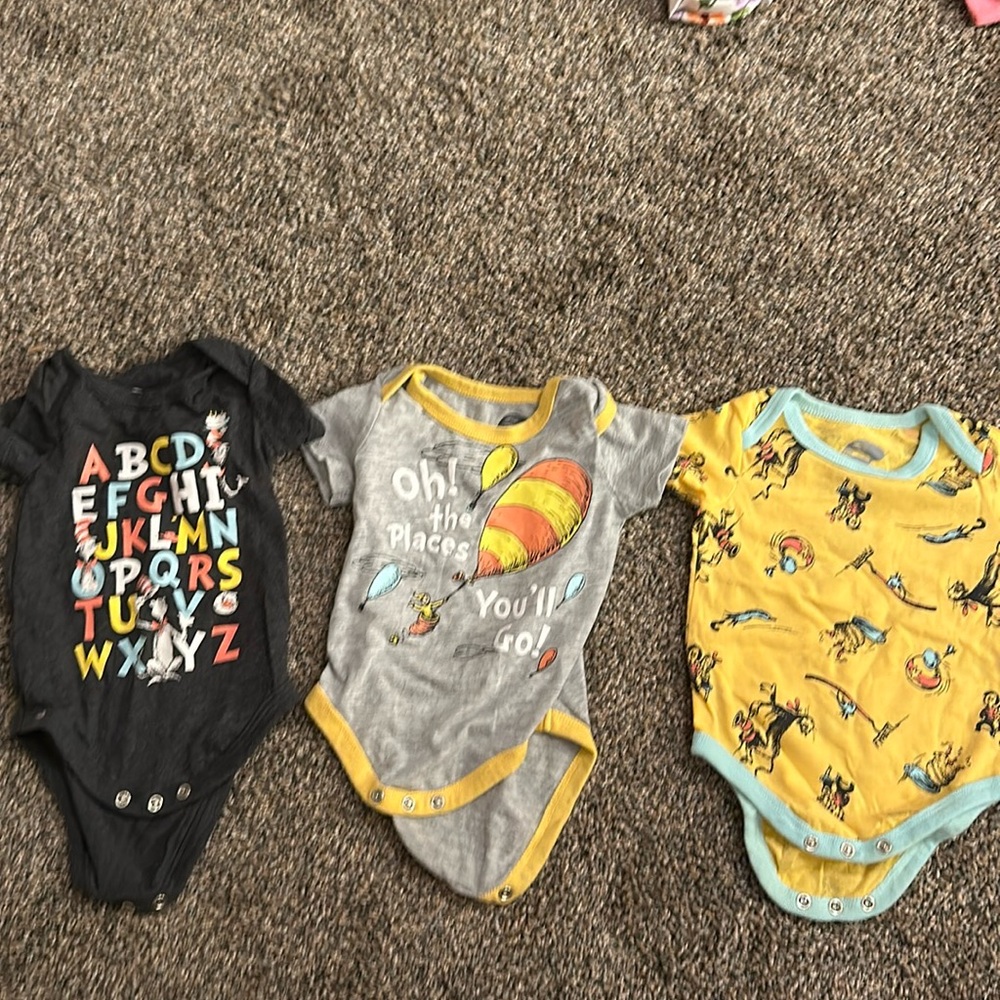 Dr. Seuss 3 piece onesies 0-3 month